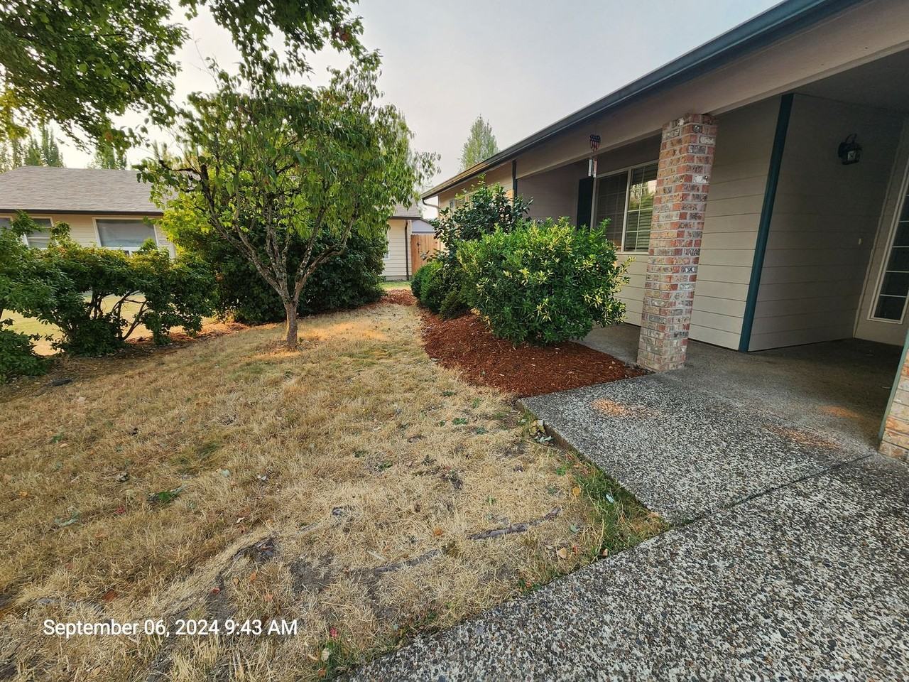 531 Sw Honeysuckle Ct - Photo 2 of 20