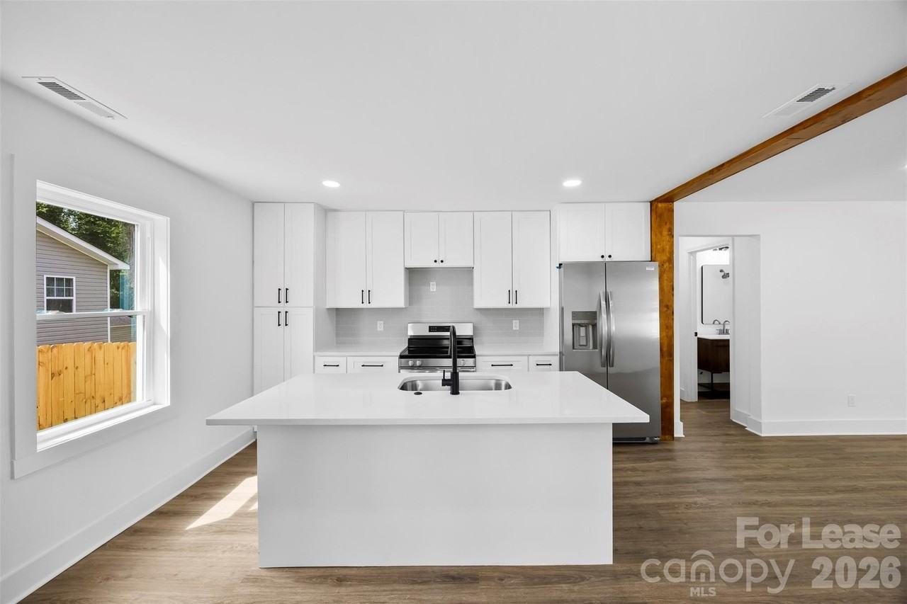 2942 Reid Ave - Photo 2 of 26