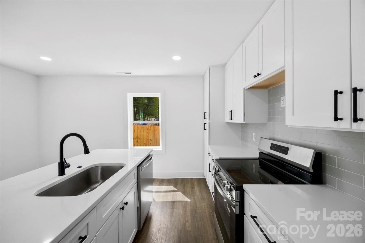 2942 Reid Ave - Photo 6 of 26