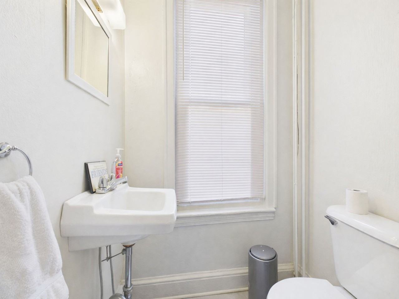 2741 Poplar St - Photo 4 of 15