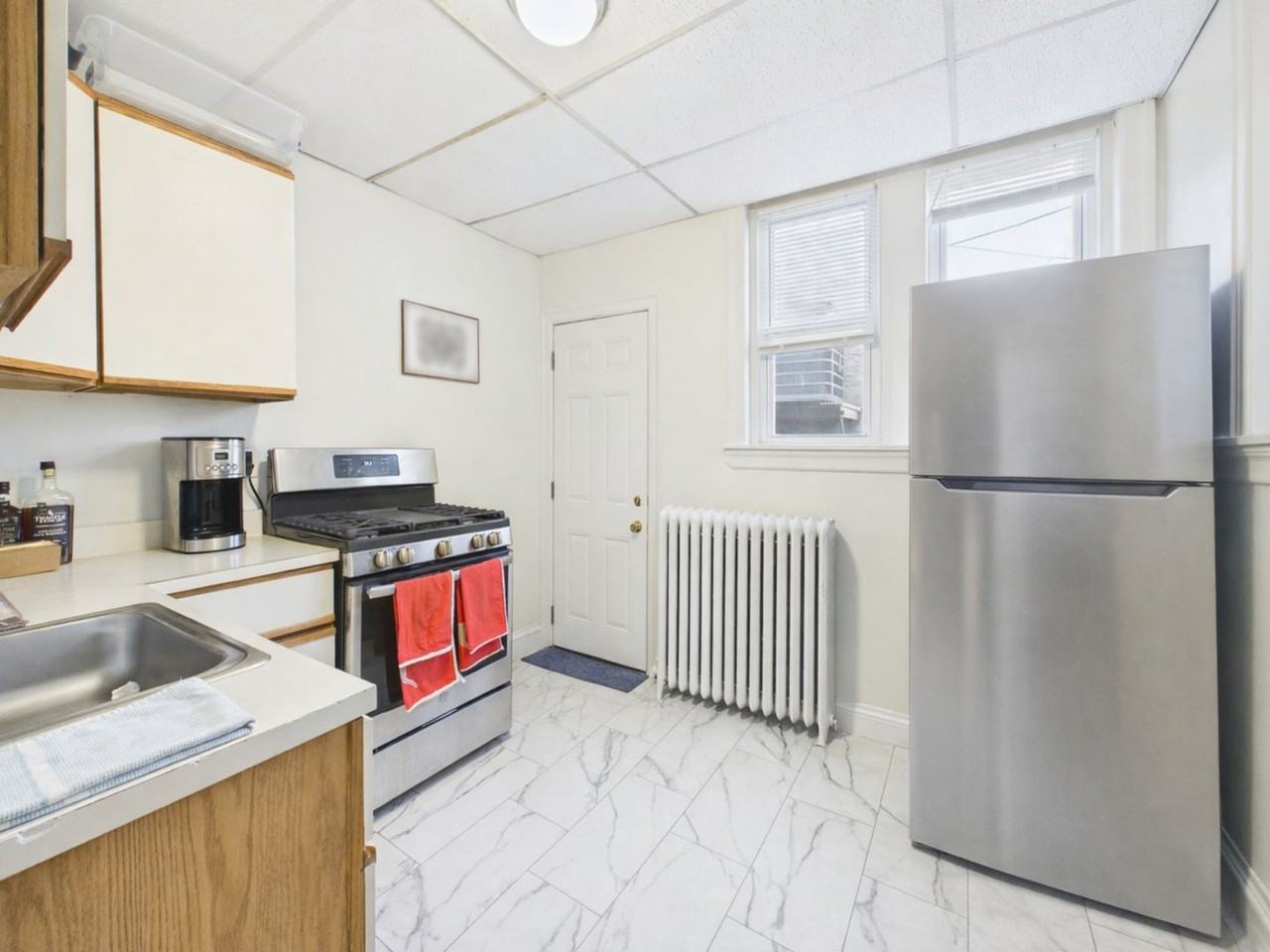 2741 Poplar St - Photo 5 of 15