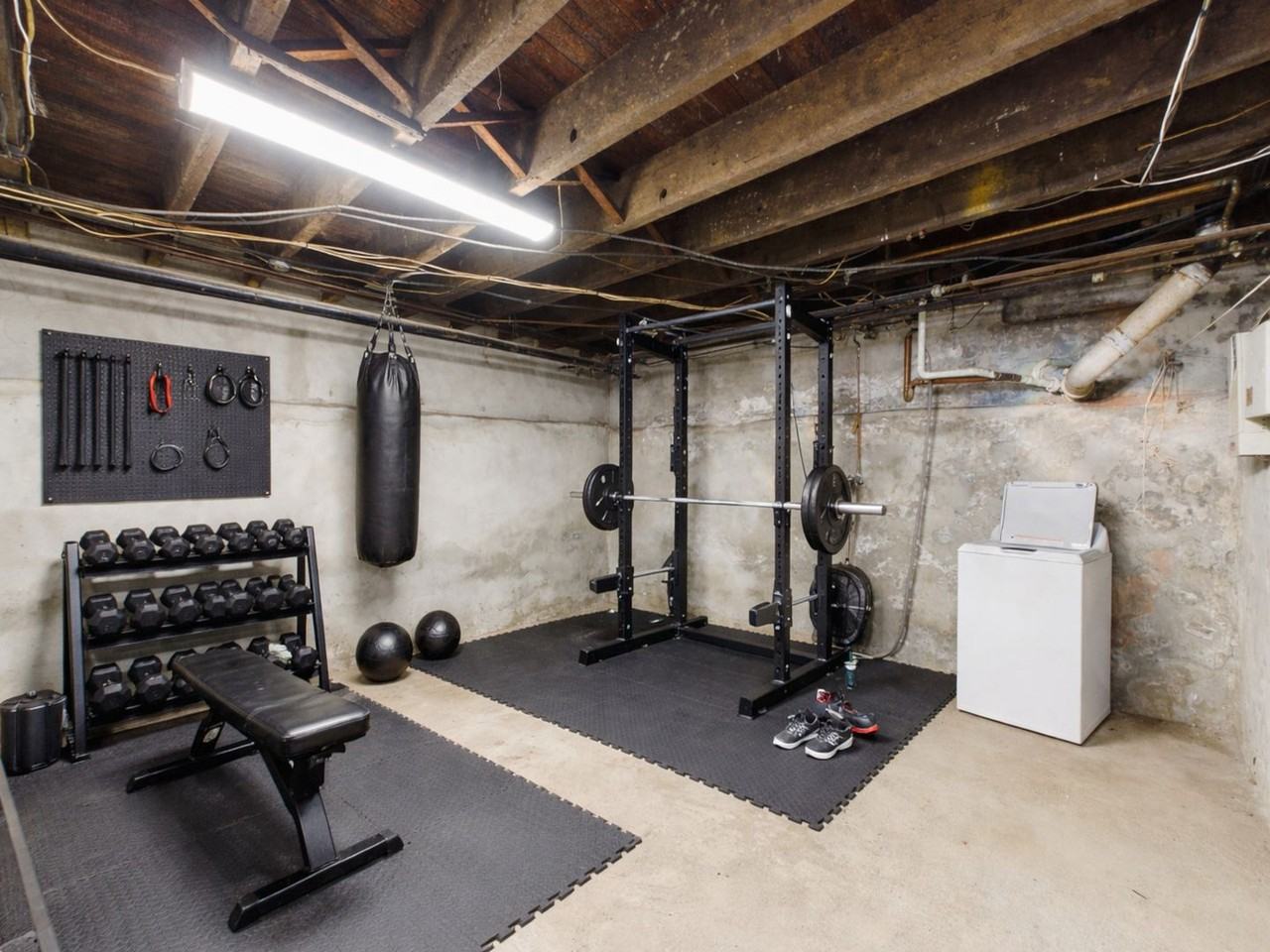 2741 Poplar St - Photo 7 of 15