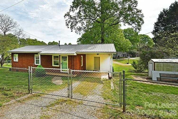 266 Long St - Photo 2 of 24