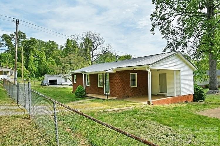 266 Long St - Photo 3 of 24