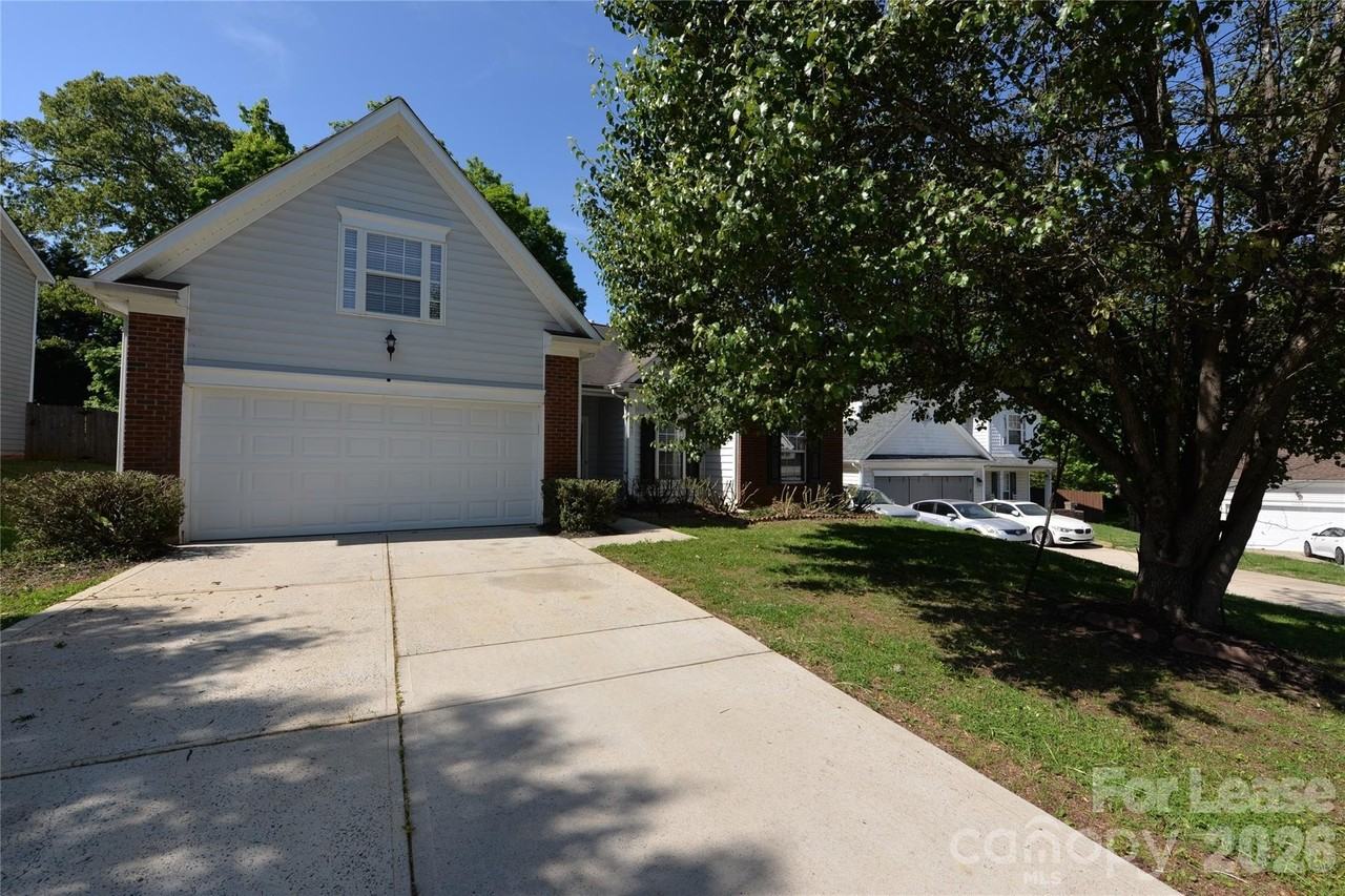 6043 Shining Oak Ln - Photo 2 of 21