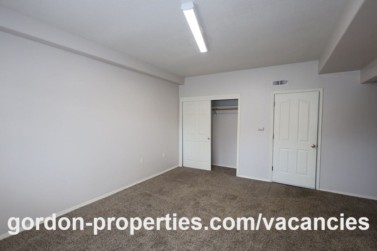 16913 Ne Halsey St - Photo 3 of 44