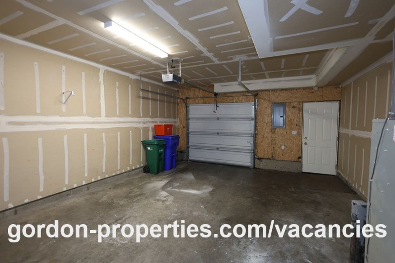 16913 Ne Halsey St - Photo 7 of 44