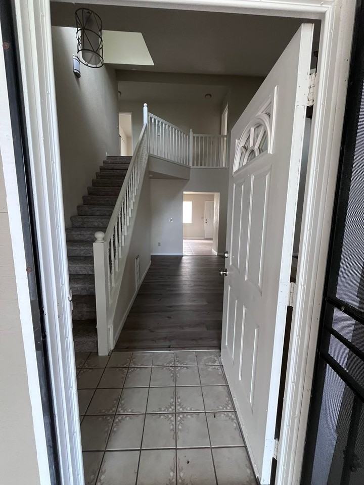 3401 Cassie Ln - Photo 2 of 20