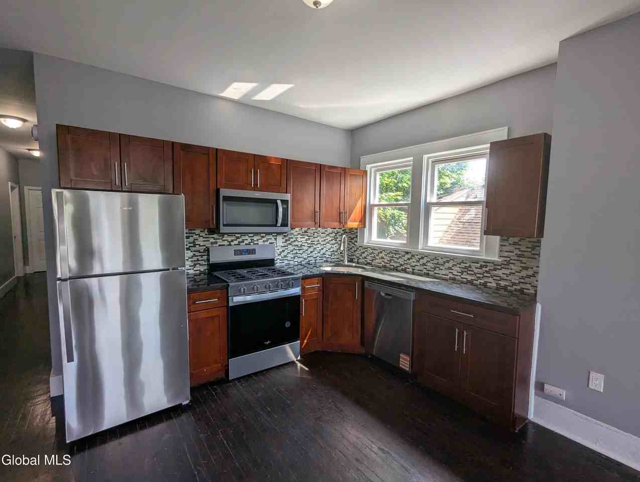 69 Winthrop Ave #2 - Photo 3 of 25