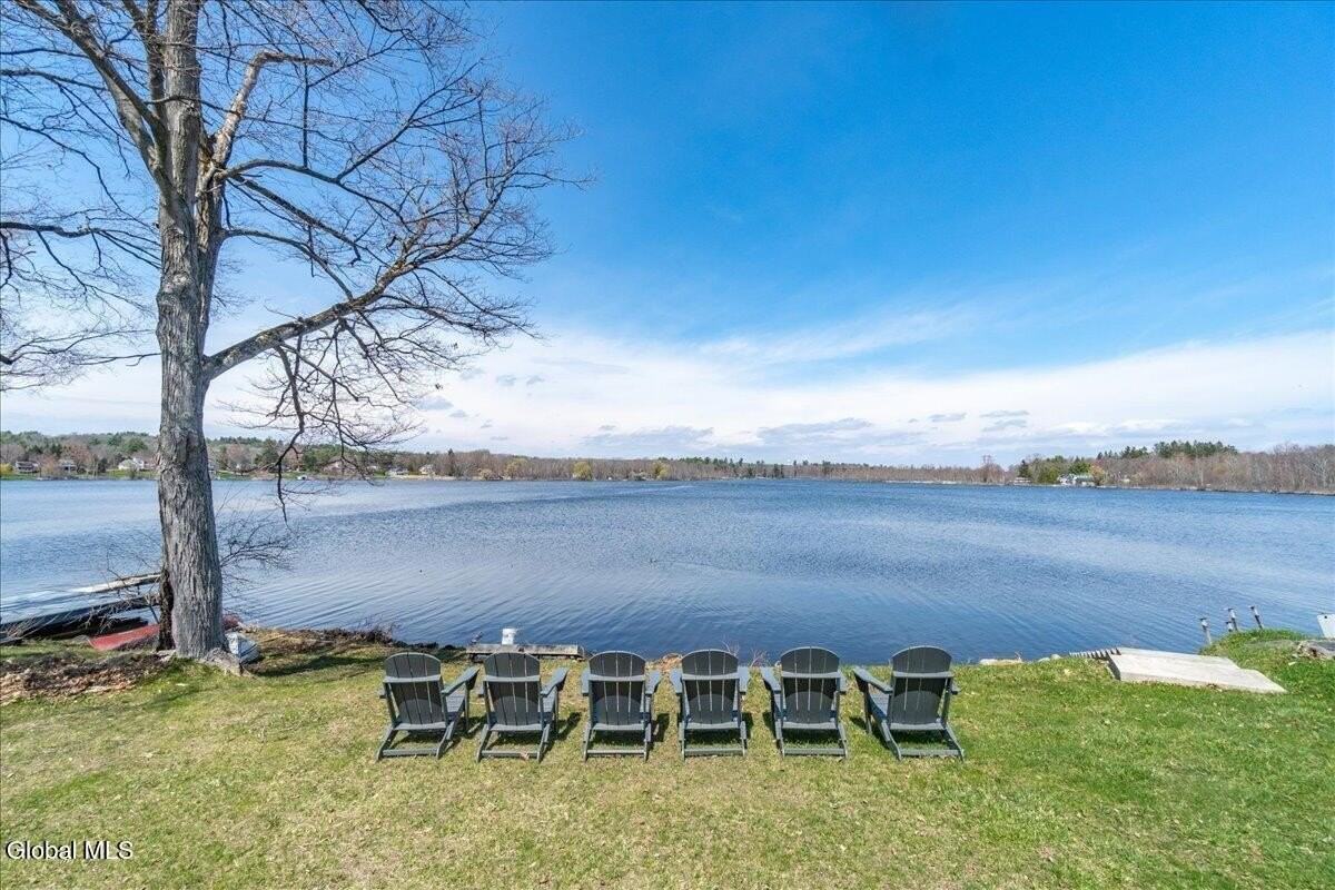 15 Mc Cormicks Ln - Photo 2 of 49