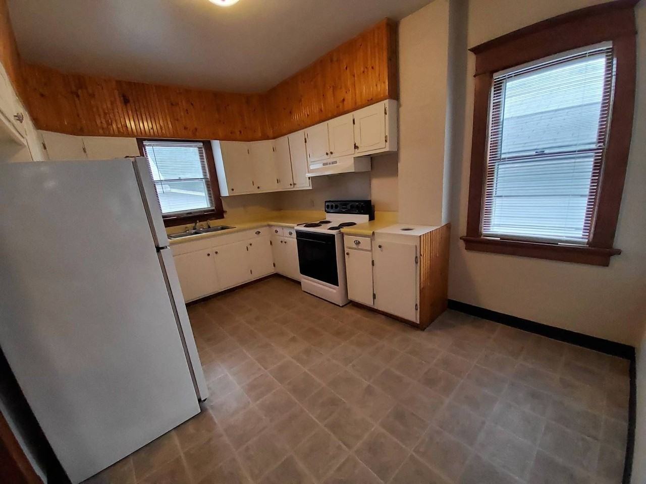 1102 Chicago St - Photo 3 of 20