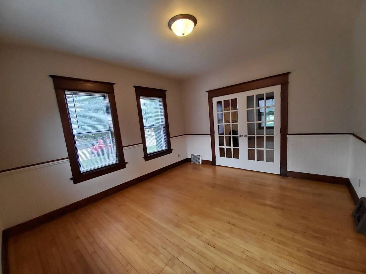 1102 Chicago St - Photo 6 of 20