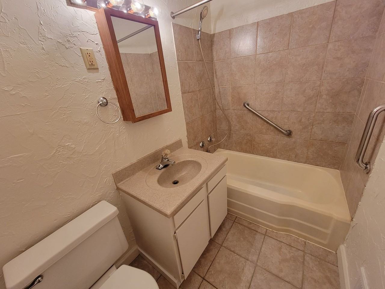 1511 10th Ave - Photo 3 of 20