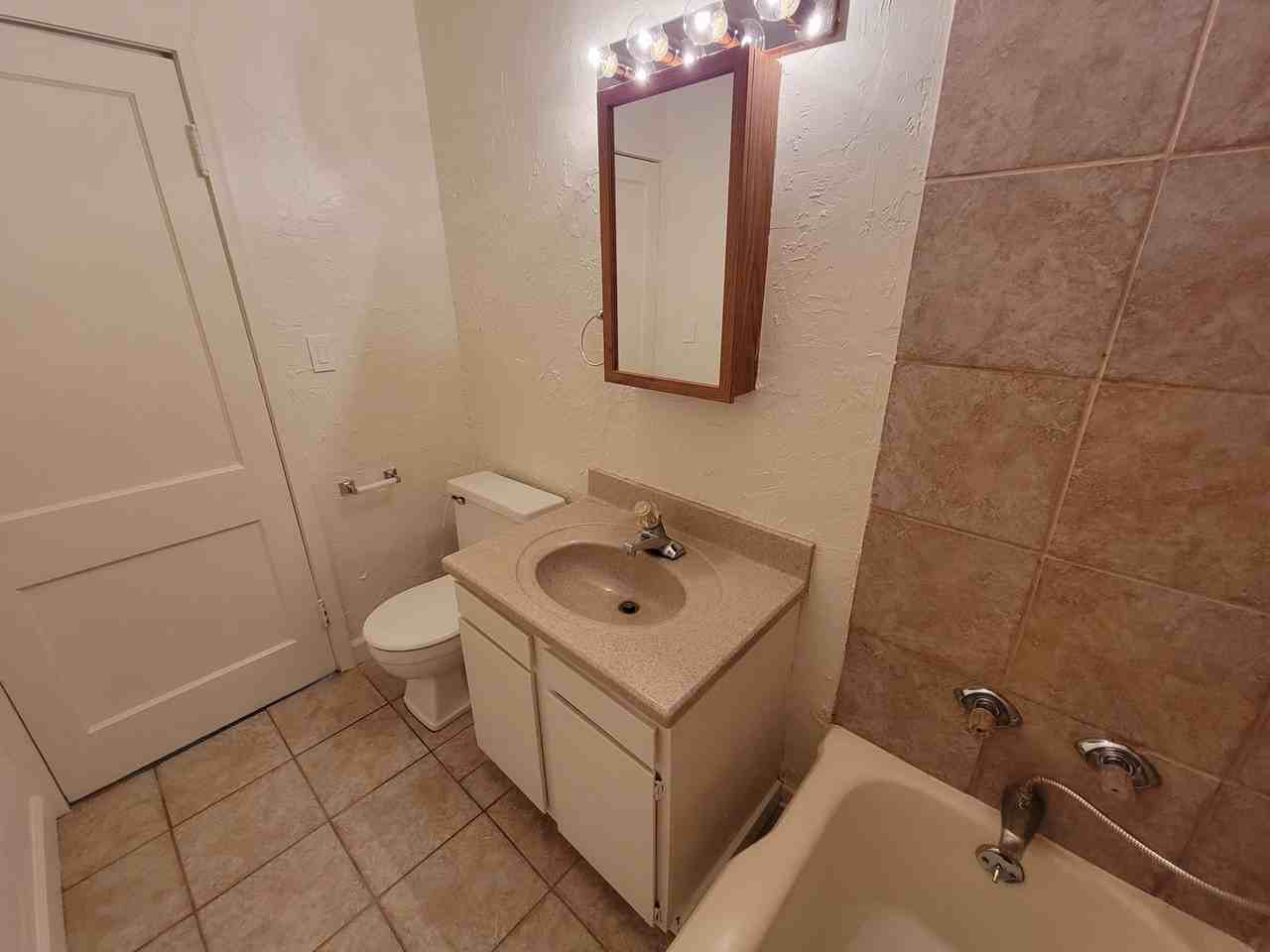 1511 10th Ave - Photo 5 of 20