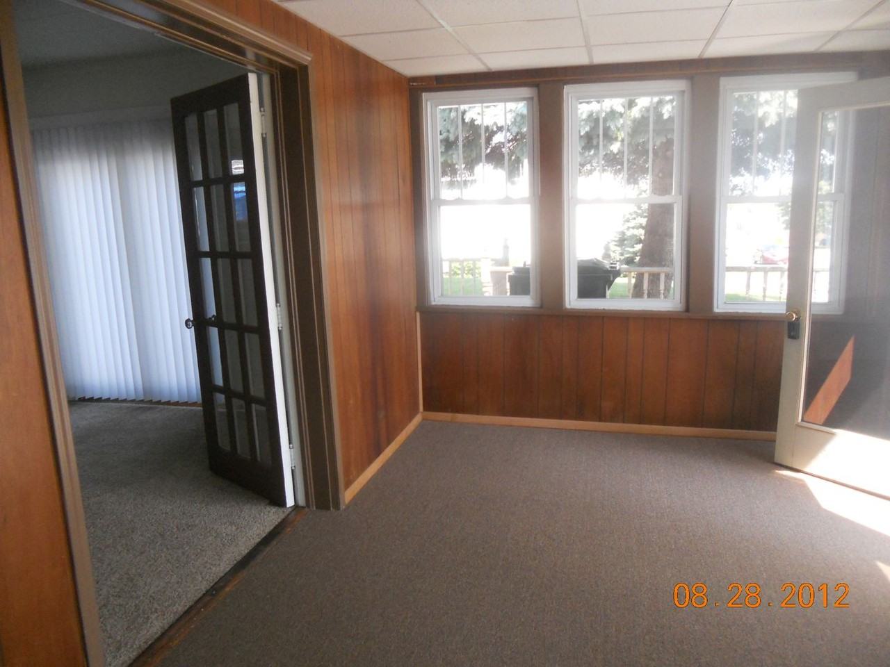 417 Crooks Ave - Photo 5 of 24