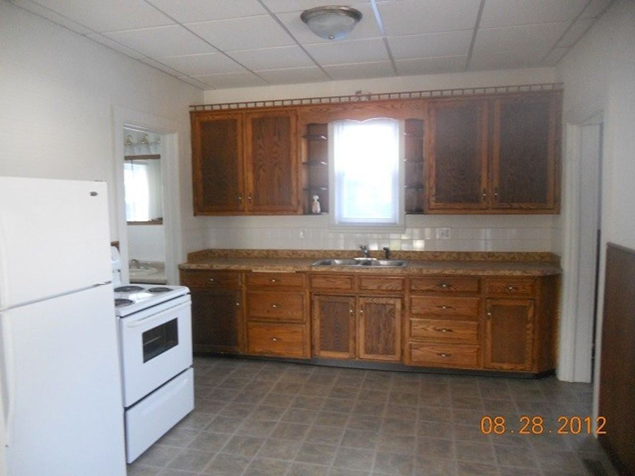 417 Crooks Ave - Photo 6 of 24