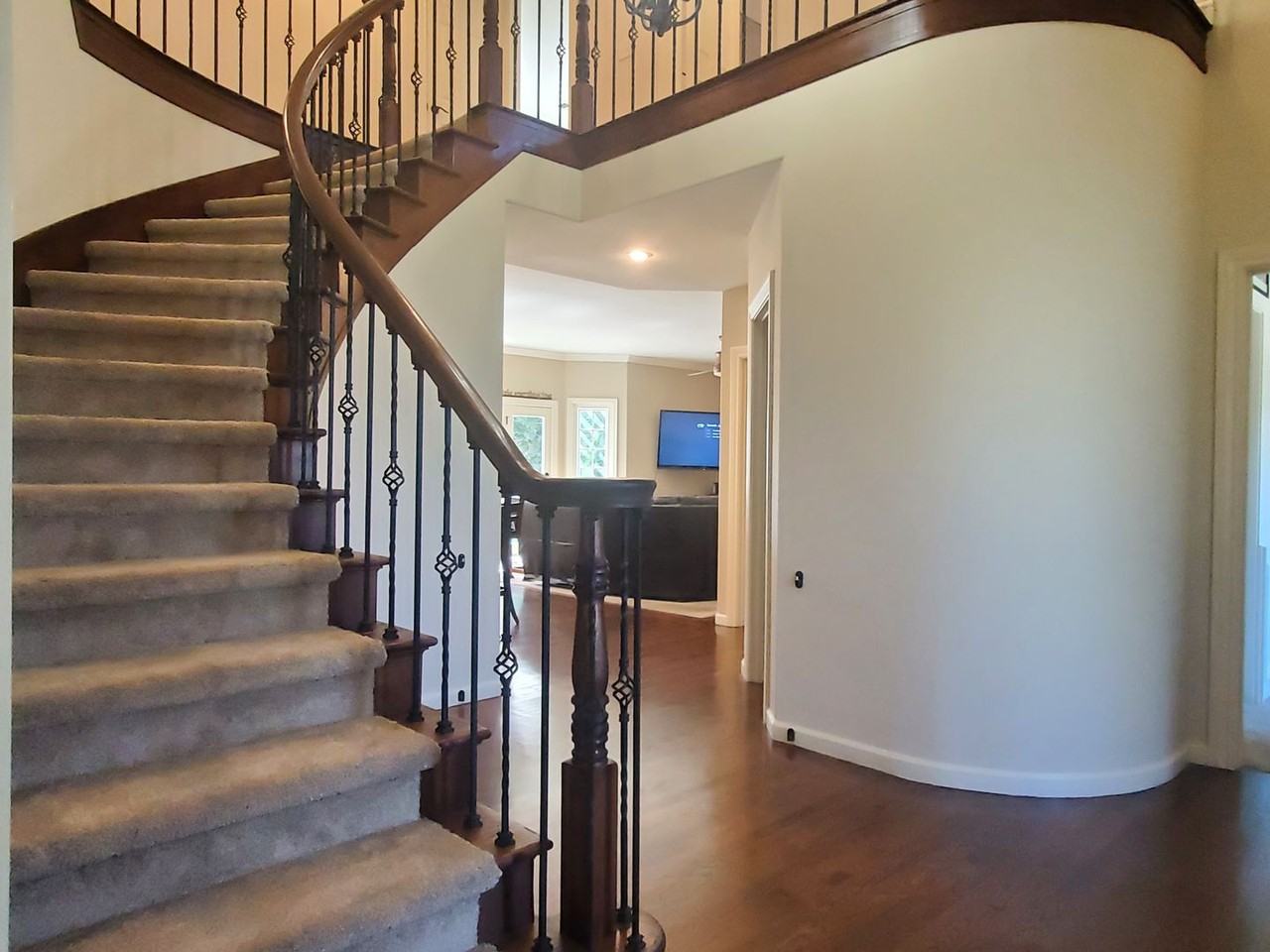 1610 Chris Ln - Photo 2 of 17