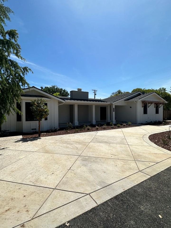 215 Verano Dr - Photo 3 of 33