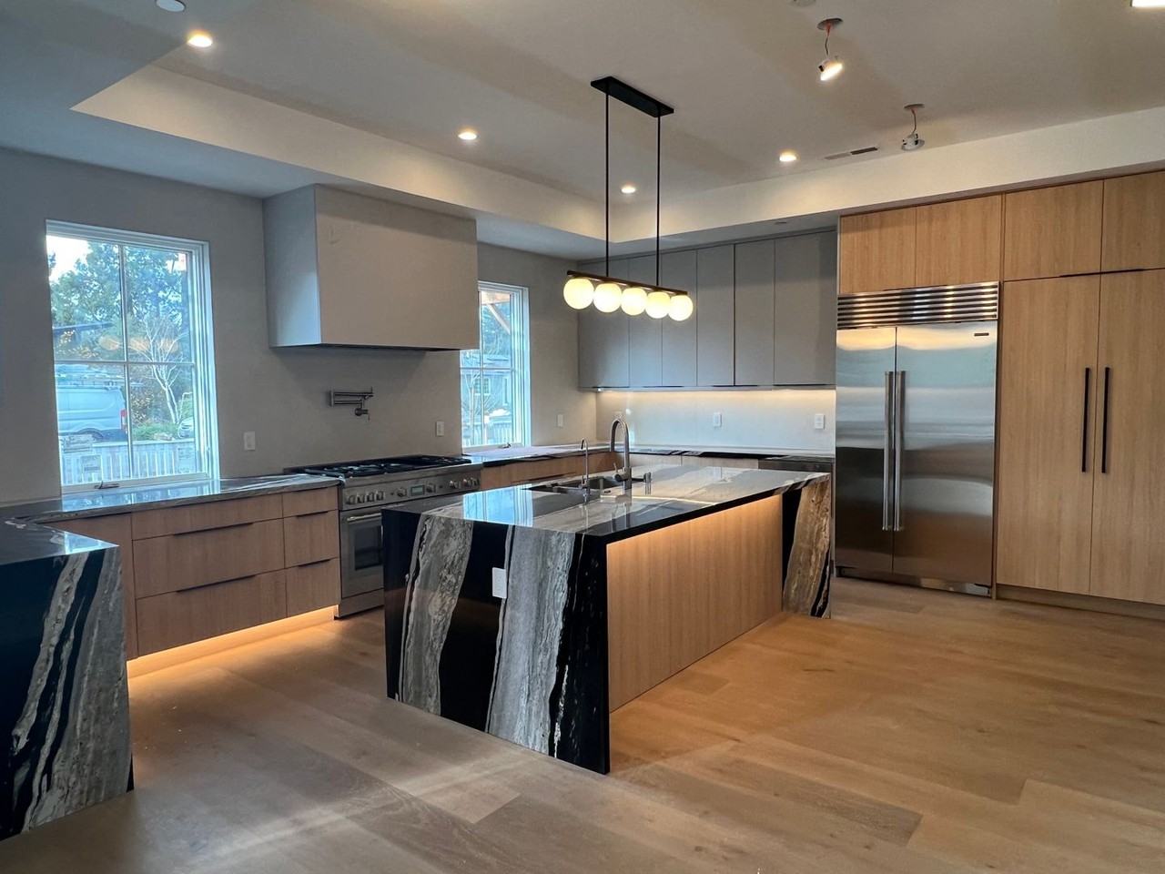 215 Verano Dr - Photo 6 of 33