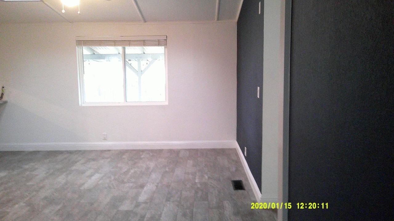 945 Davis St - Photo 3 of 26