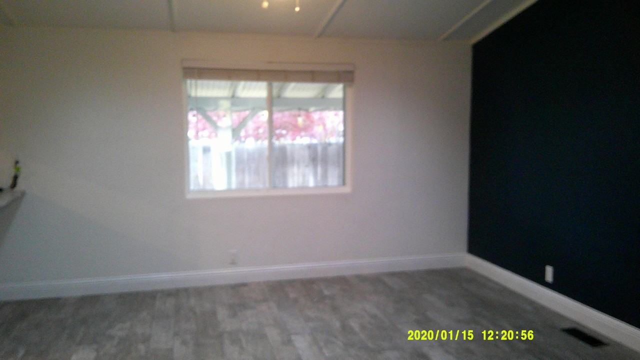 945 Davis St - Photo 6 of 26