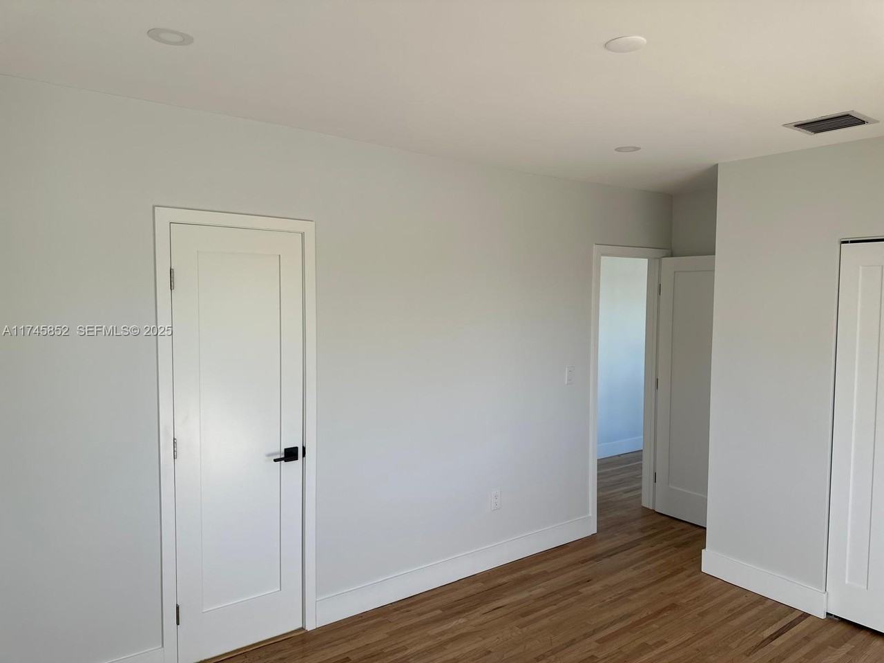 170 West 58th Street #0 - Photo 7 of 23