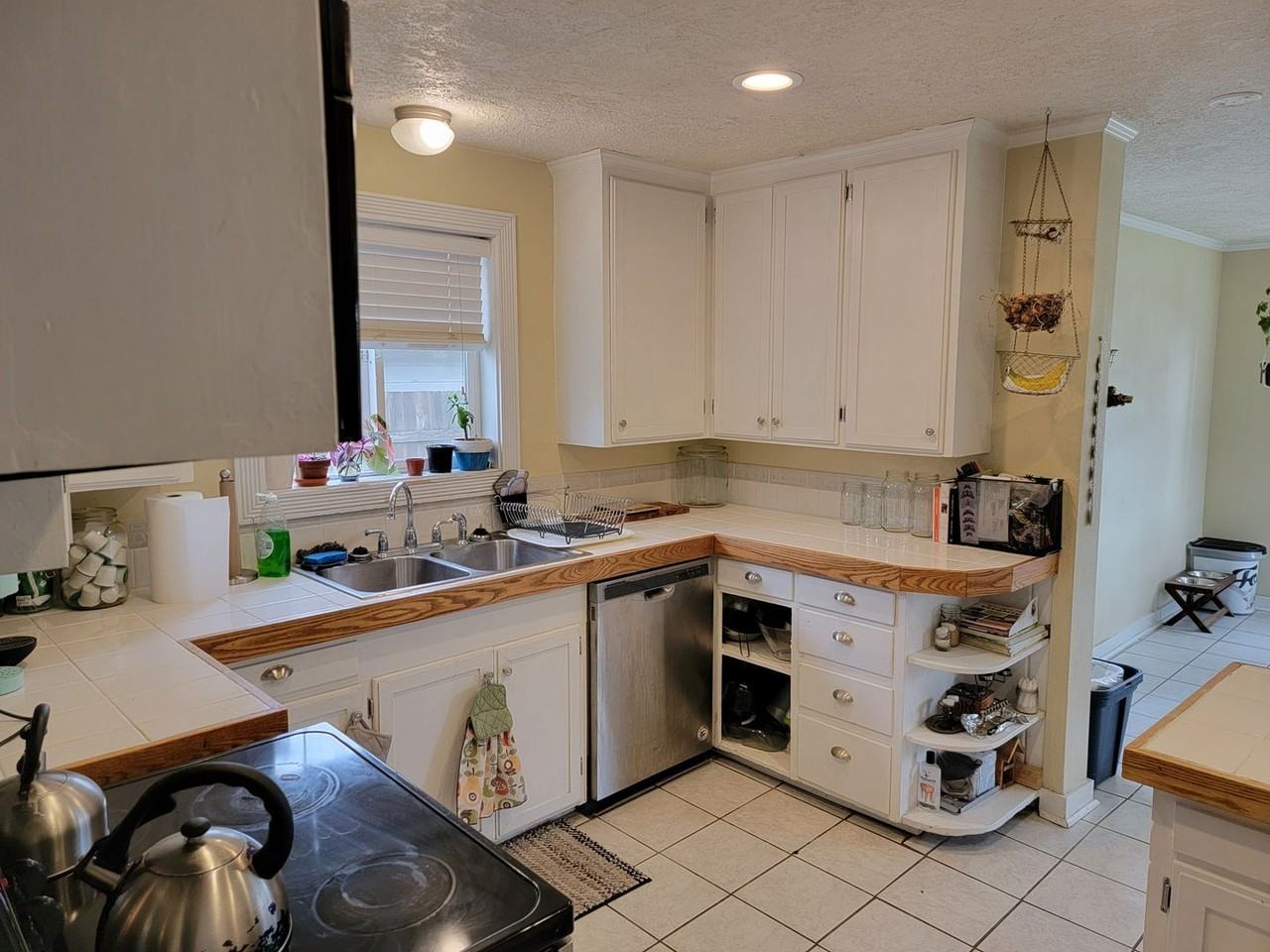 943 Nw 11th St - Photo 6 of 28