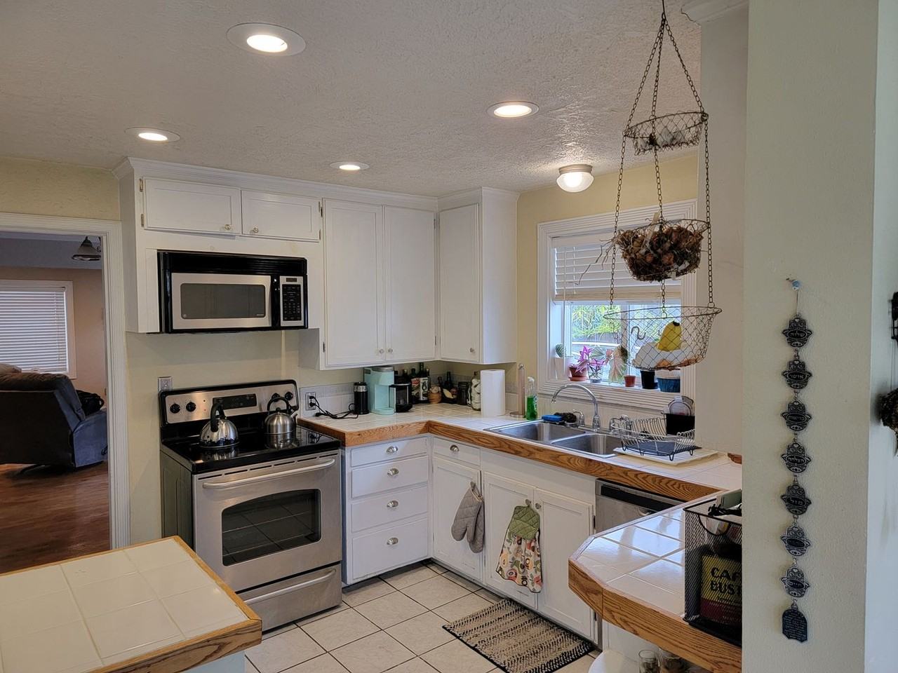 943 Nw 11th St - Photo 7 of 28