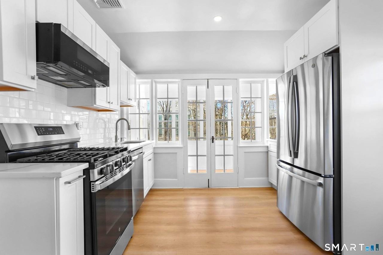 1872 Bedford St #2 - Photo 5 of 25