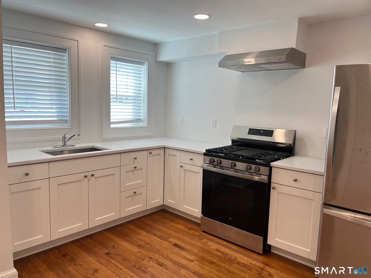 446 Old Stratfield Rd - Photo 5 of 14