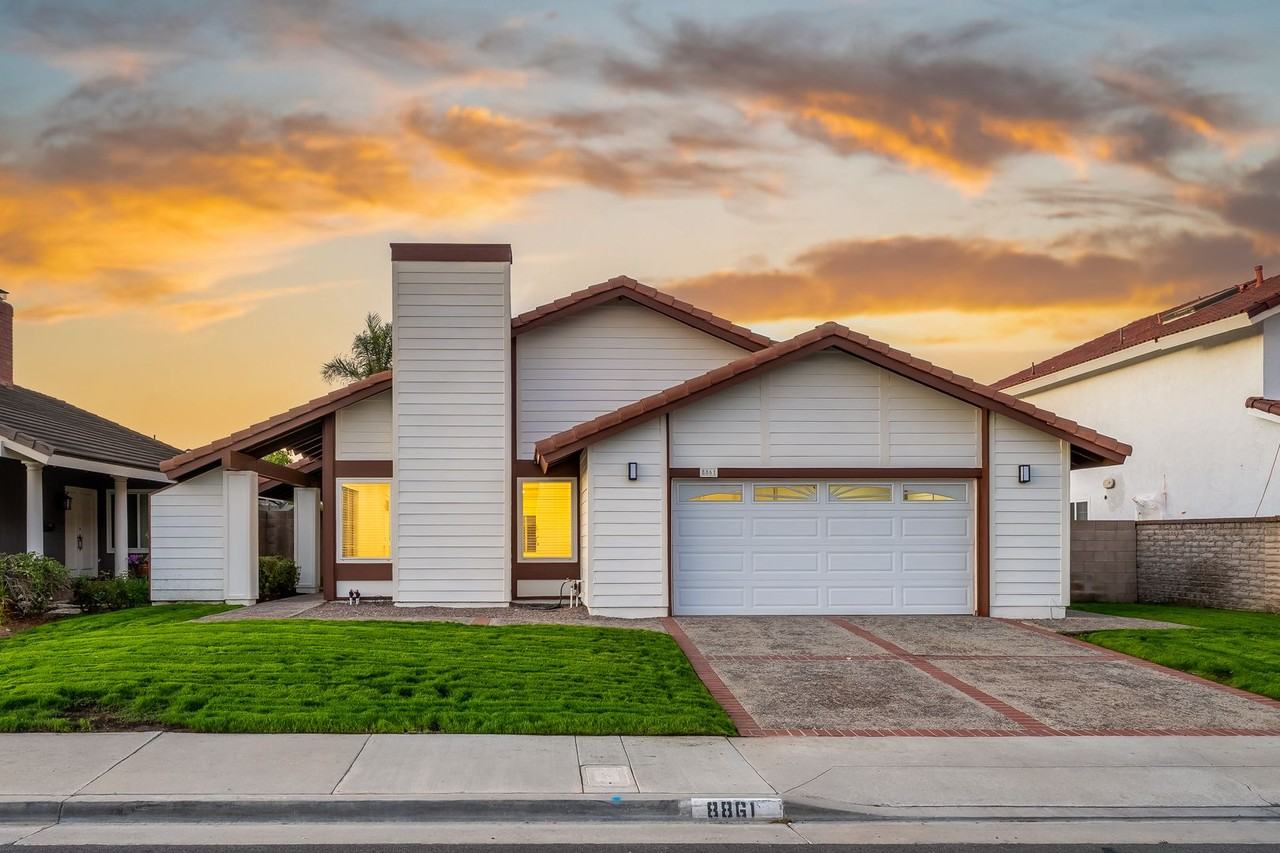 8861 Dorsett Dr - Photo 2 of 25