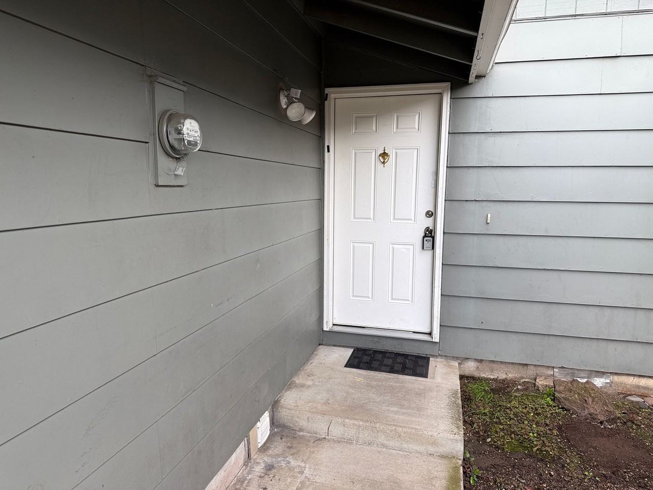 454 S 42nd St - Photo 2 of 27