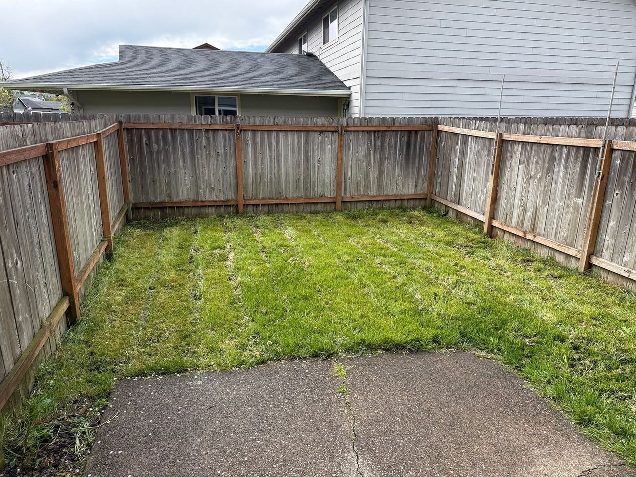 454 S 42nd St - Photo 7 of 27