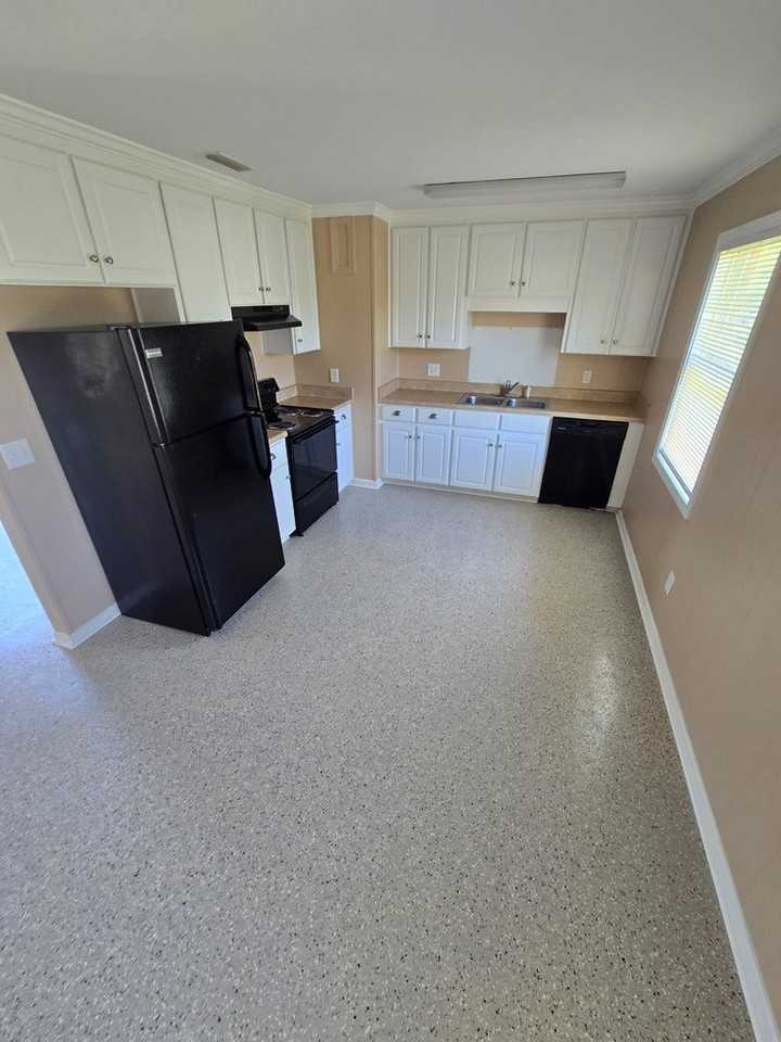 52 Caprice Ct - Photo 3 of 10