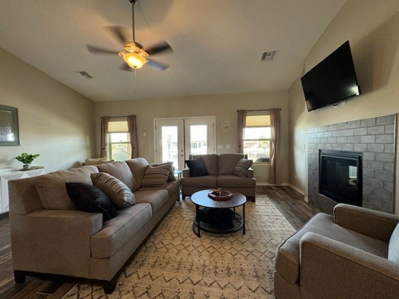 2061 E Lago Grande Bay - Photo 7 of 32