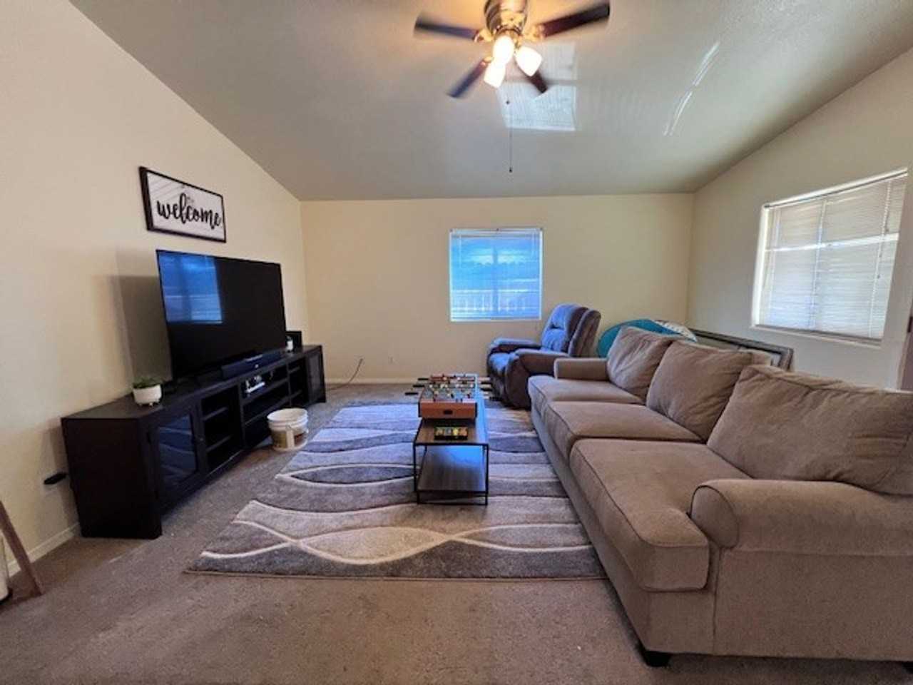 335 Riverwood Ln - Photo 4 of 31