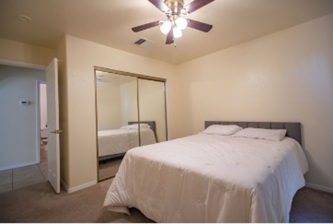 335 Riverwood Ln - Photo 6 of 31