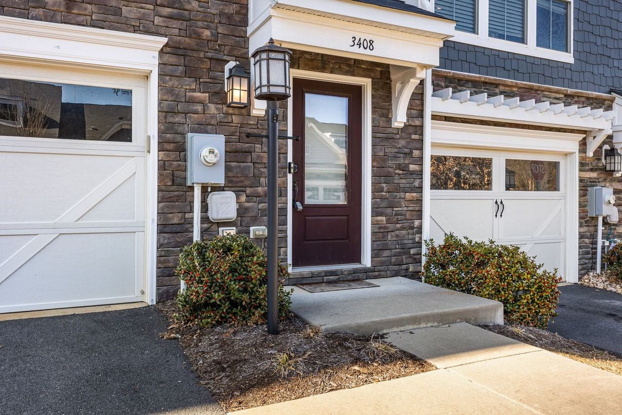 3408 Montague St - Photo 2 of 36