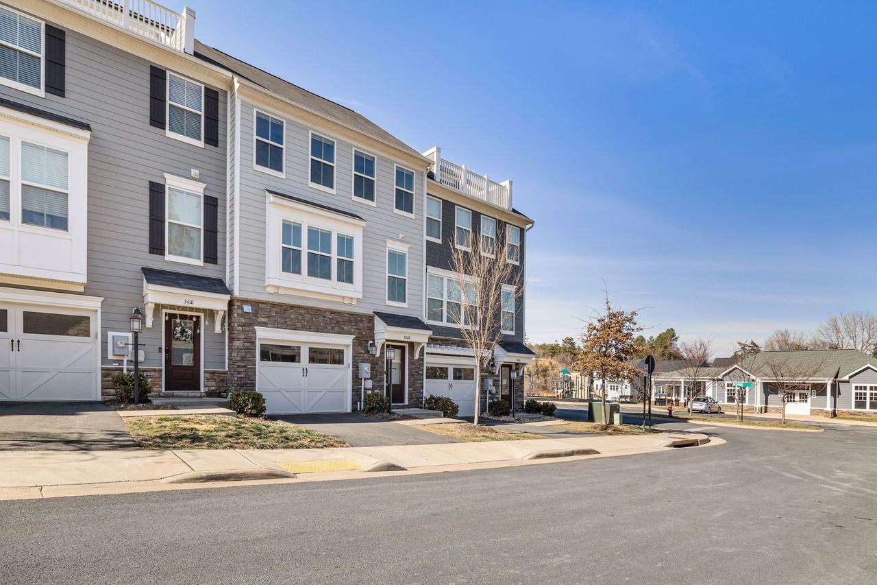 3408 Montague St - Photo 3 of 36