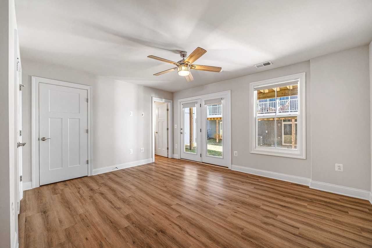 3408 Montague St - Photo 5 of 36