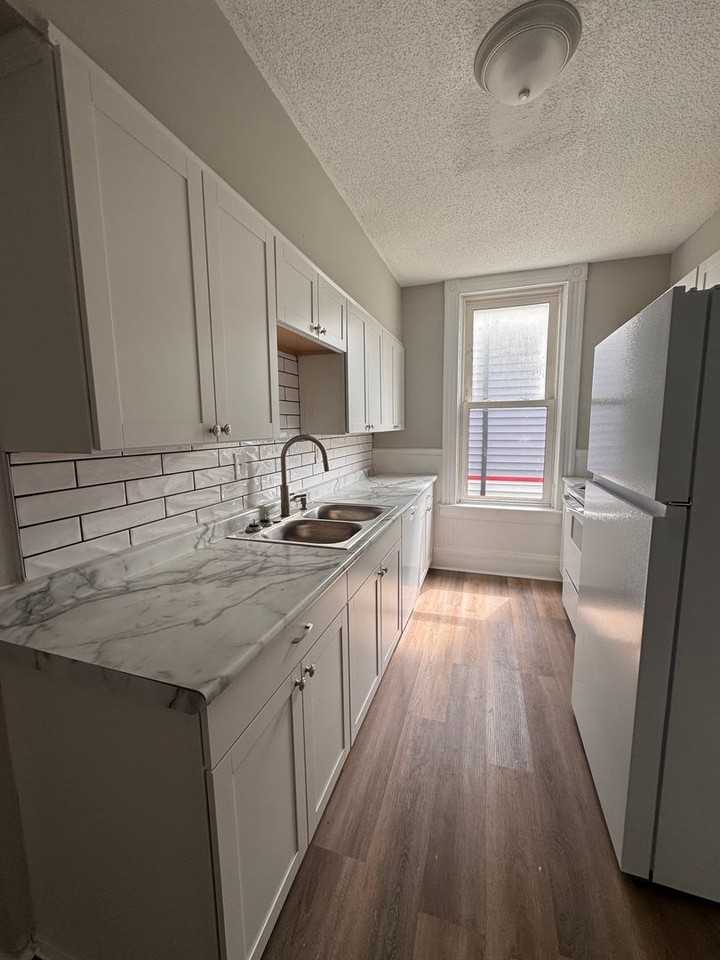 821 Heaton St - Photo 5 of 15