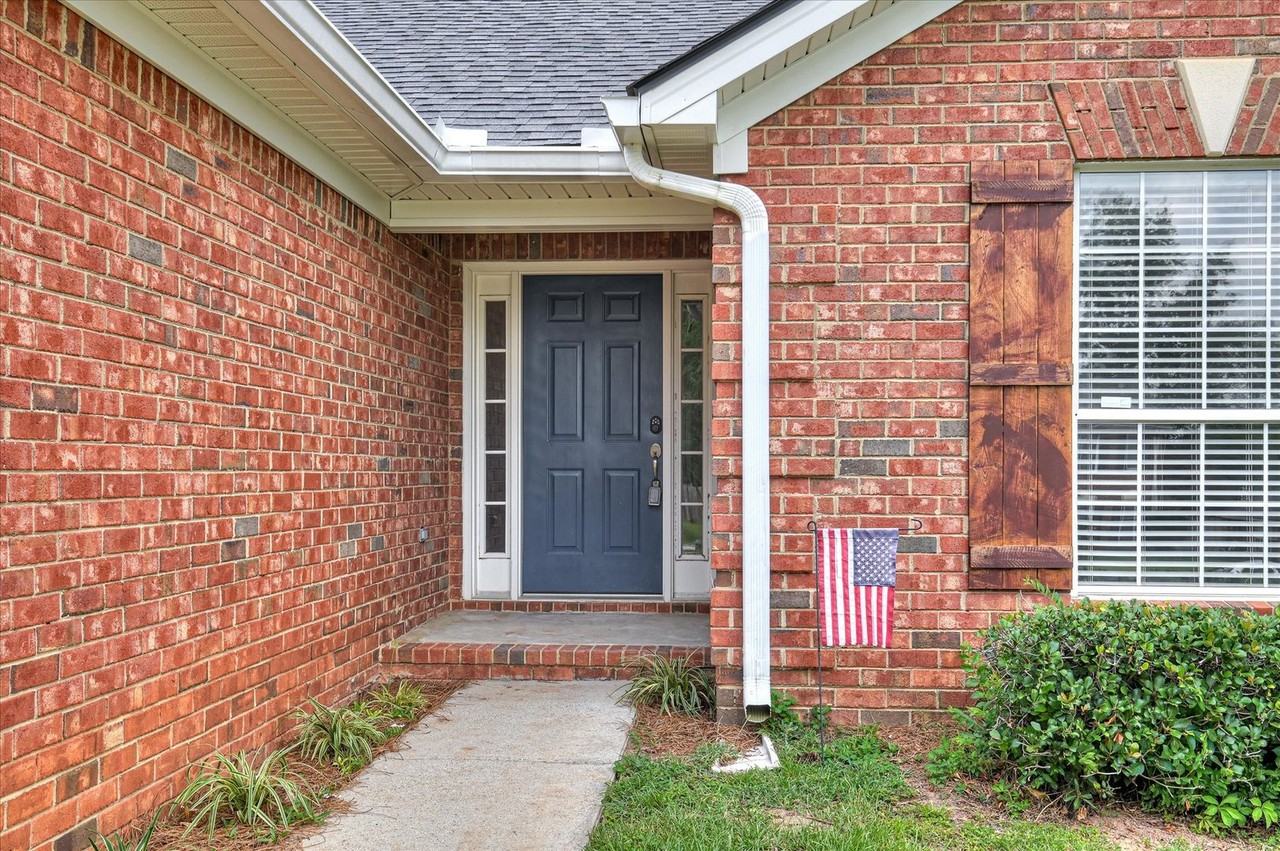 1094 Maple Ridge Ct - Photo 5 of 38