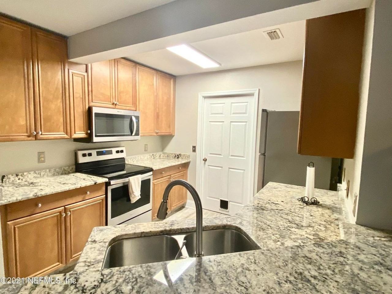 29 Arbor Club Dr #209 - Photo 2 of 25