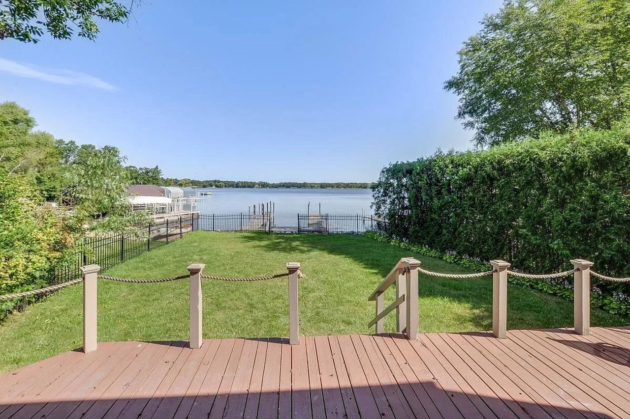 16926 Grays Bay Blvd - Photo 2 of 13