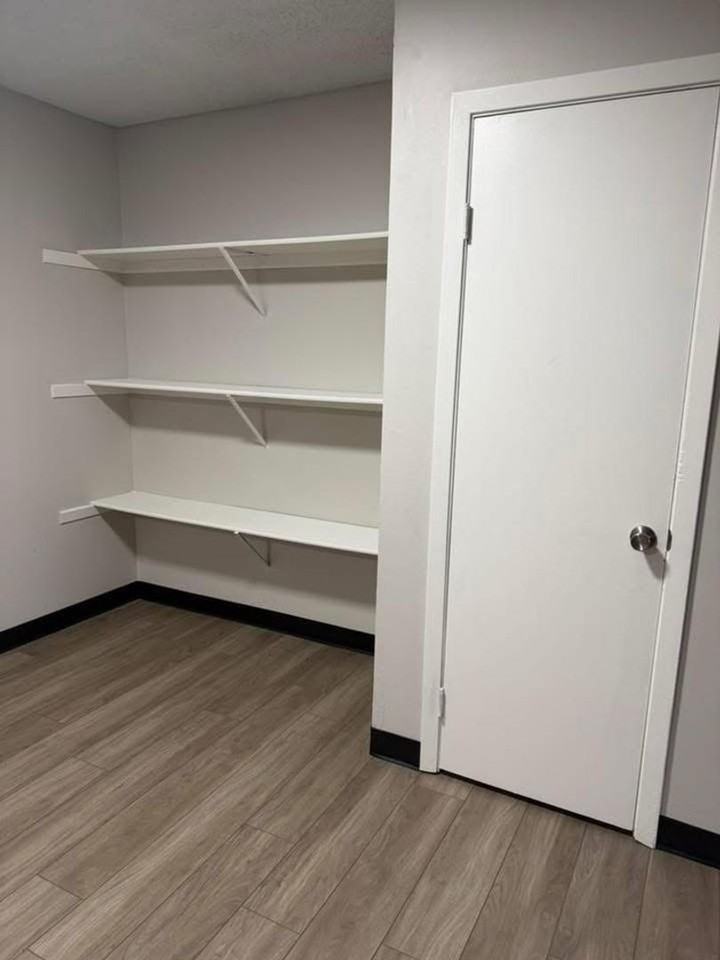Oak Pointe Apartments - Photo 2 of 14