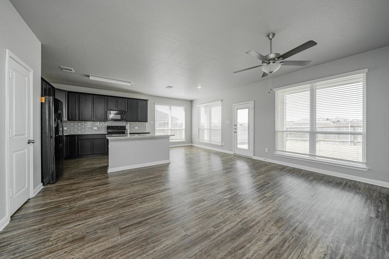 8227 Blue Field Dr - Photo 4 of 50