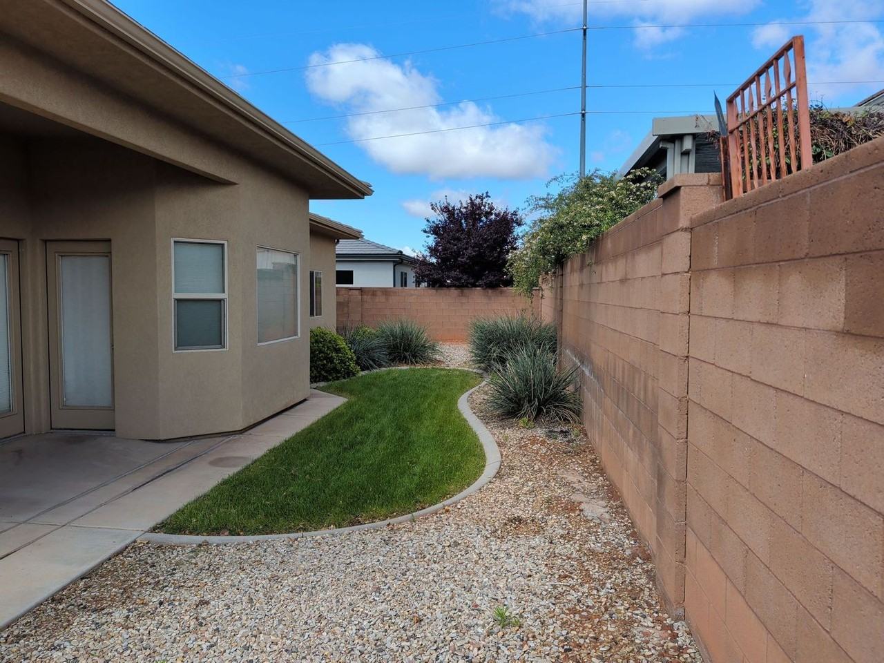 2777 E 410 N - Photo 7 of 10