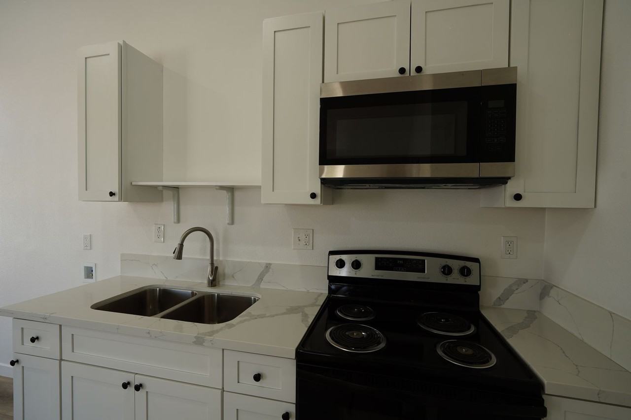 26074 Bay Avenue - Photo 2 of 25