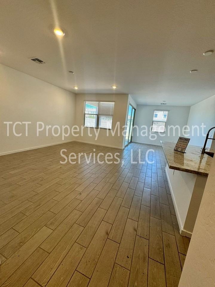 35623 N Seedling St - Photo 2 of 14