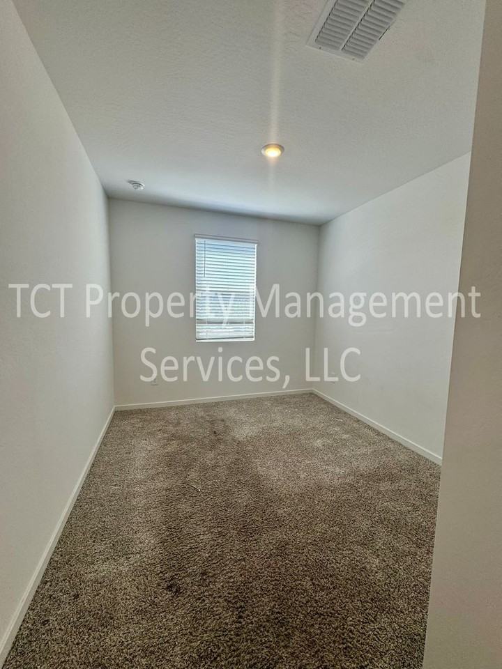 35623 N Seedling St - Photo 5 of 14